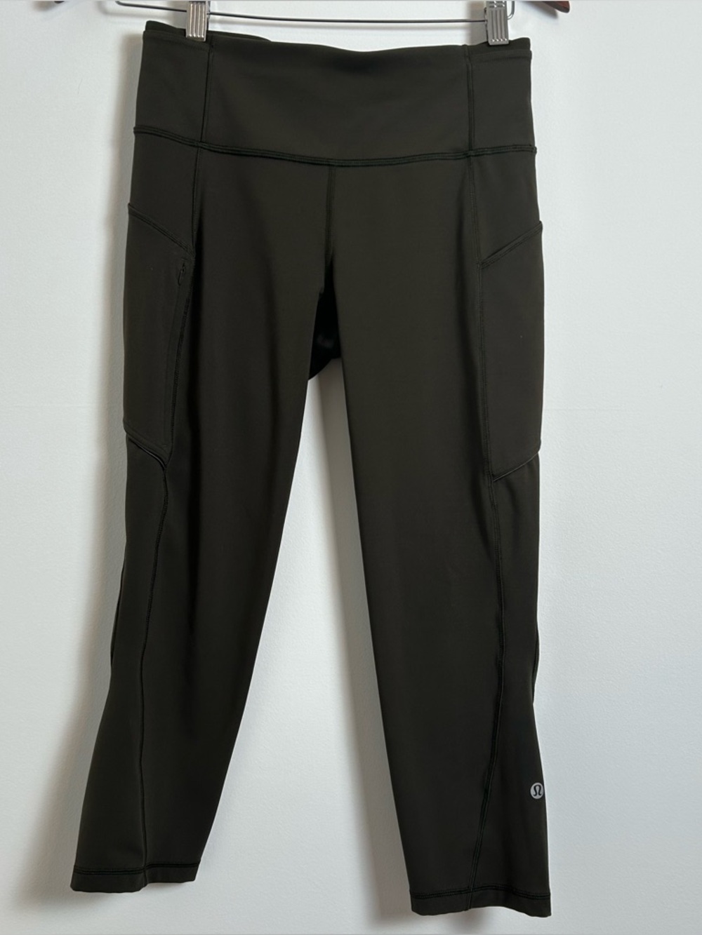 Lululemon Run On Crop “Dark Olive” Green Cropped Leggings 6